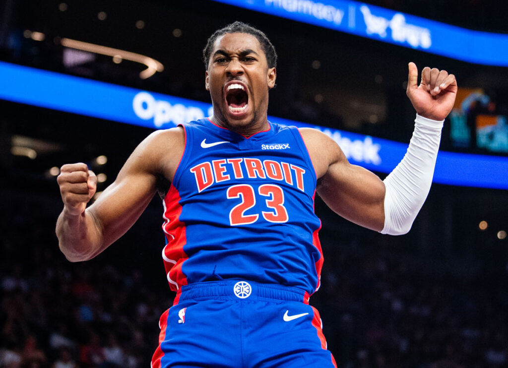 Pistons’ Jaden Ivey Exits Game On Stretcher After Apparent Left Leg Injury