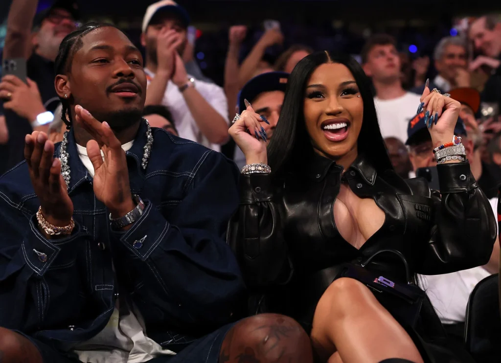 Patriots Coach Mike Vrabel Addresses Viral Video Of Stefon Diggs With Baggie On Yacht