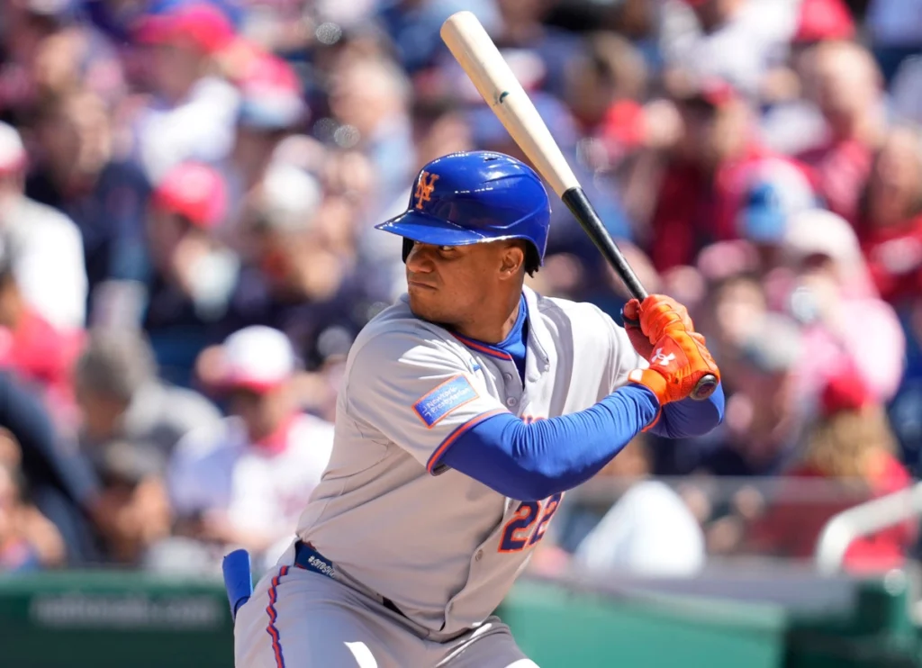 Mets’ Mendoza Will Talk to Soto About His Lack Of Hustle