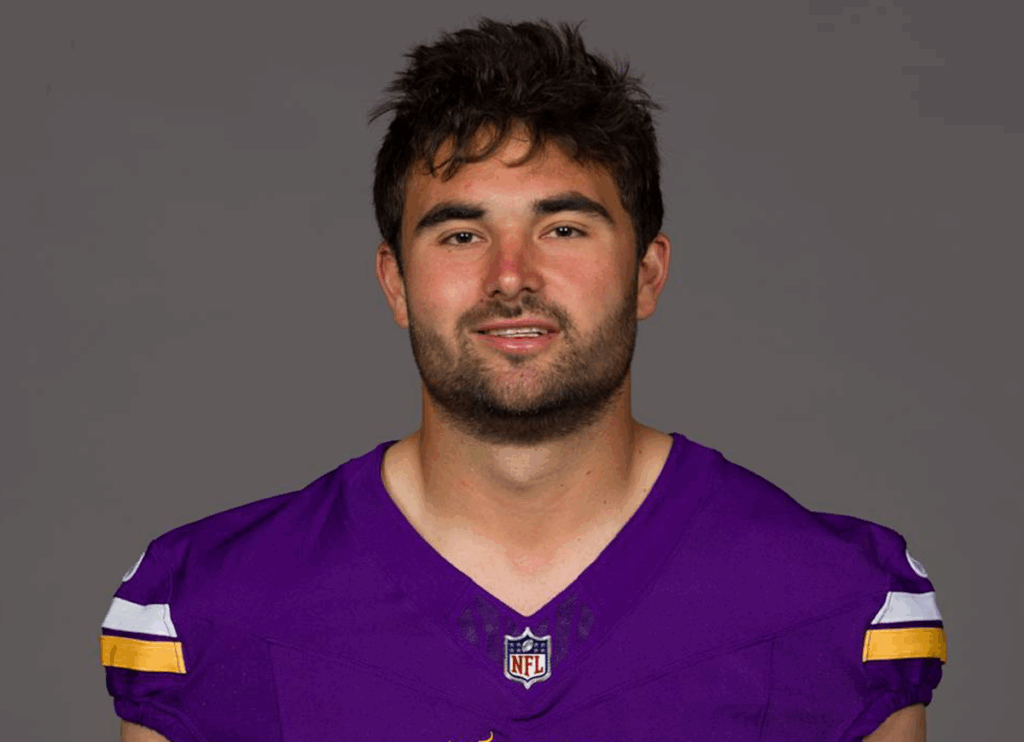 After Eagles Acquire Vikings Backup QB Sam Howell, What Does It Mean For Both Teams?