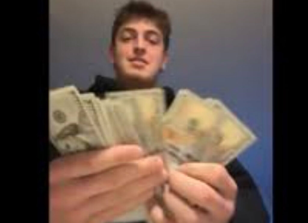 Kentucky QB Zach Calzada Apologizes For NIL Money Flashing