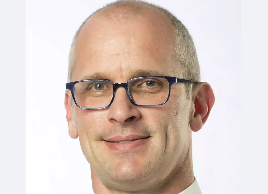 UConn Coach Dan Hurley Says Viral Headbutt Of Ref Was A ‘Misunderstanding’