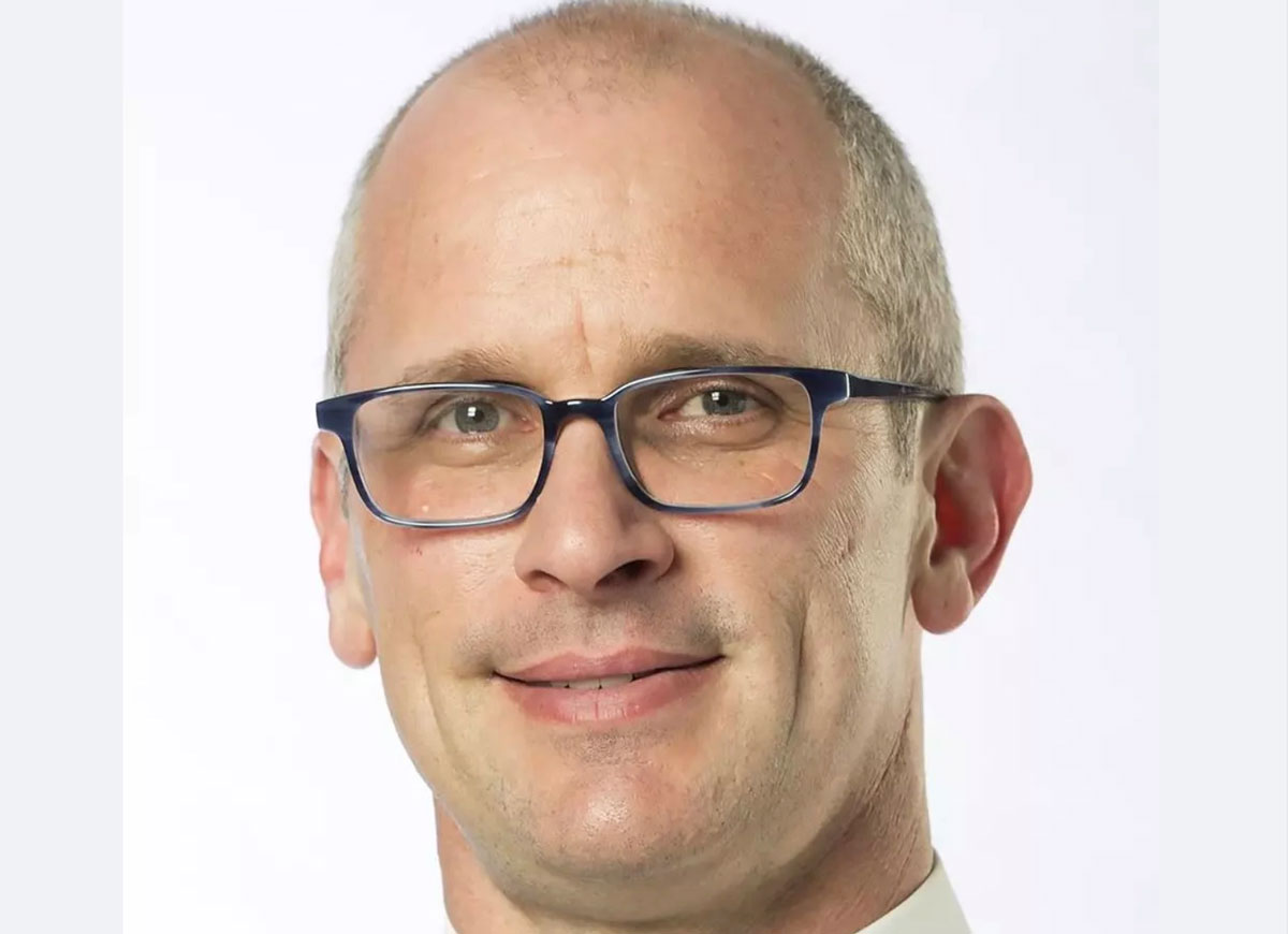 UConn Coach Dan Hurley Says Viral Headbutt Of Ref Was A ‘Misunderstanding’