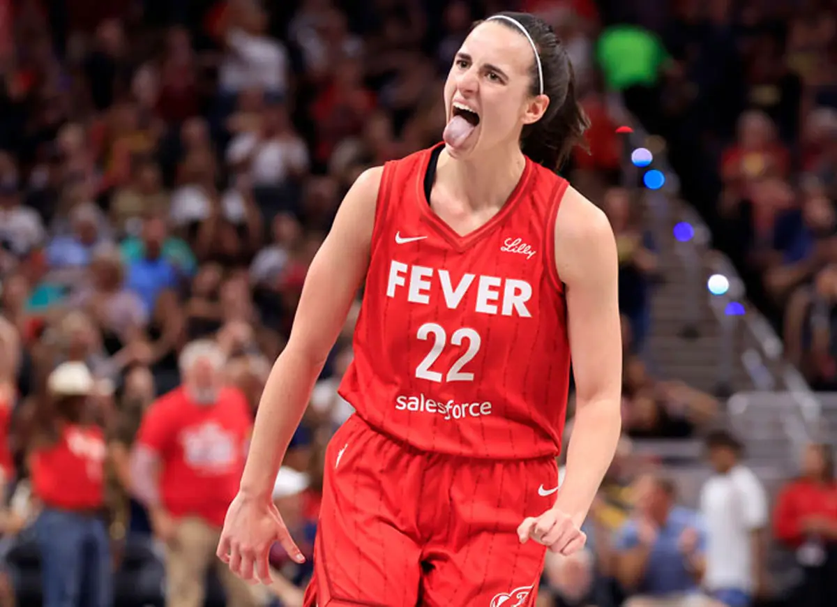 Fever’s Caitlin Clark Defends Coach Stephanie White After Cameras Capture Heated Discussion