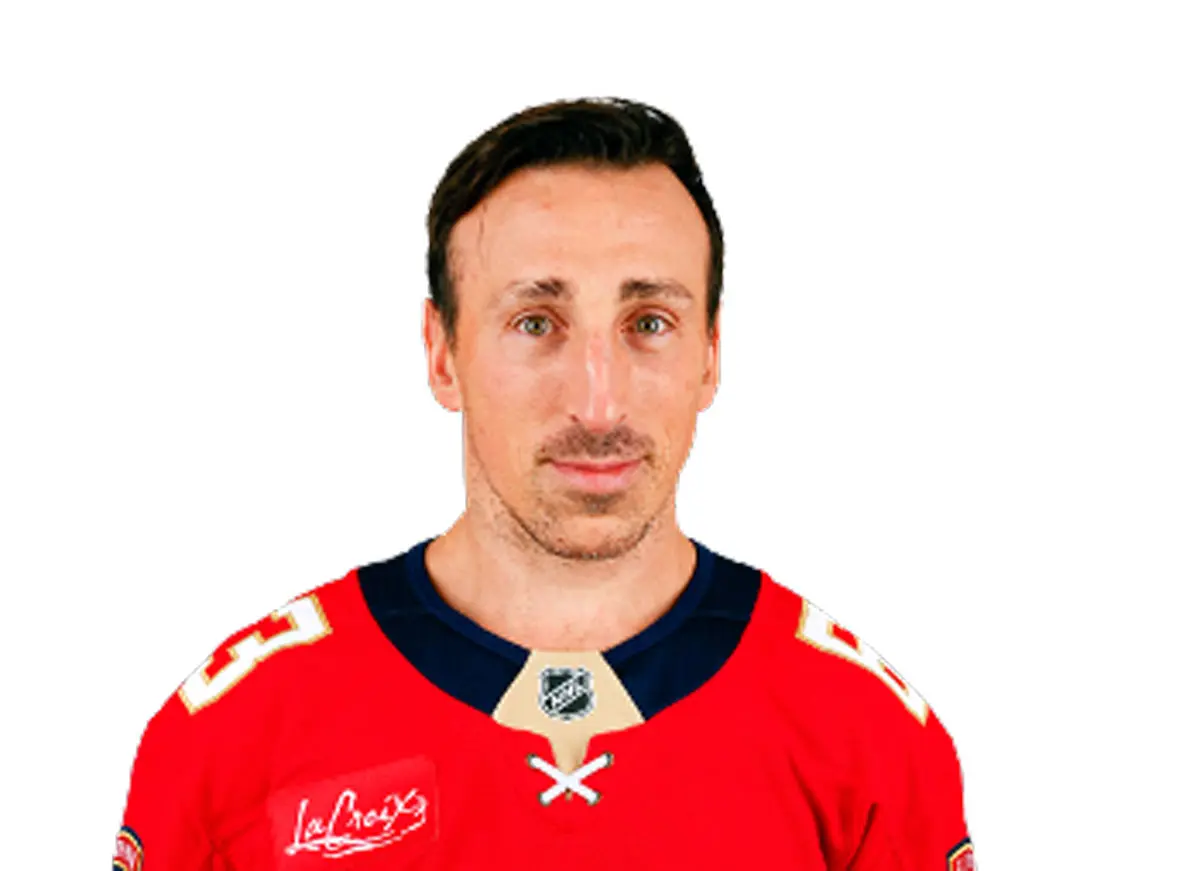 Brad Marchand Leaves Game With Apparent Knee Injury