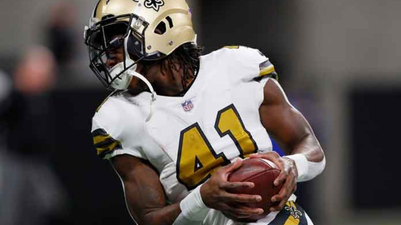 Alvin Kamara wears 'Make Africa Home Again' hat, Colin Kaepernick jersey in  Saints locker room