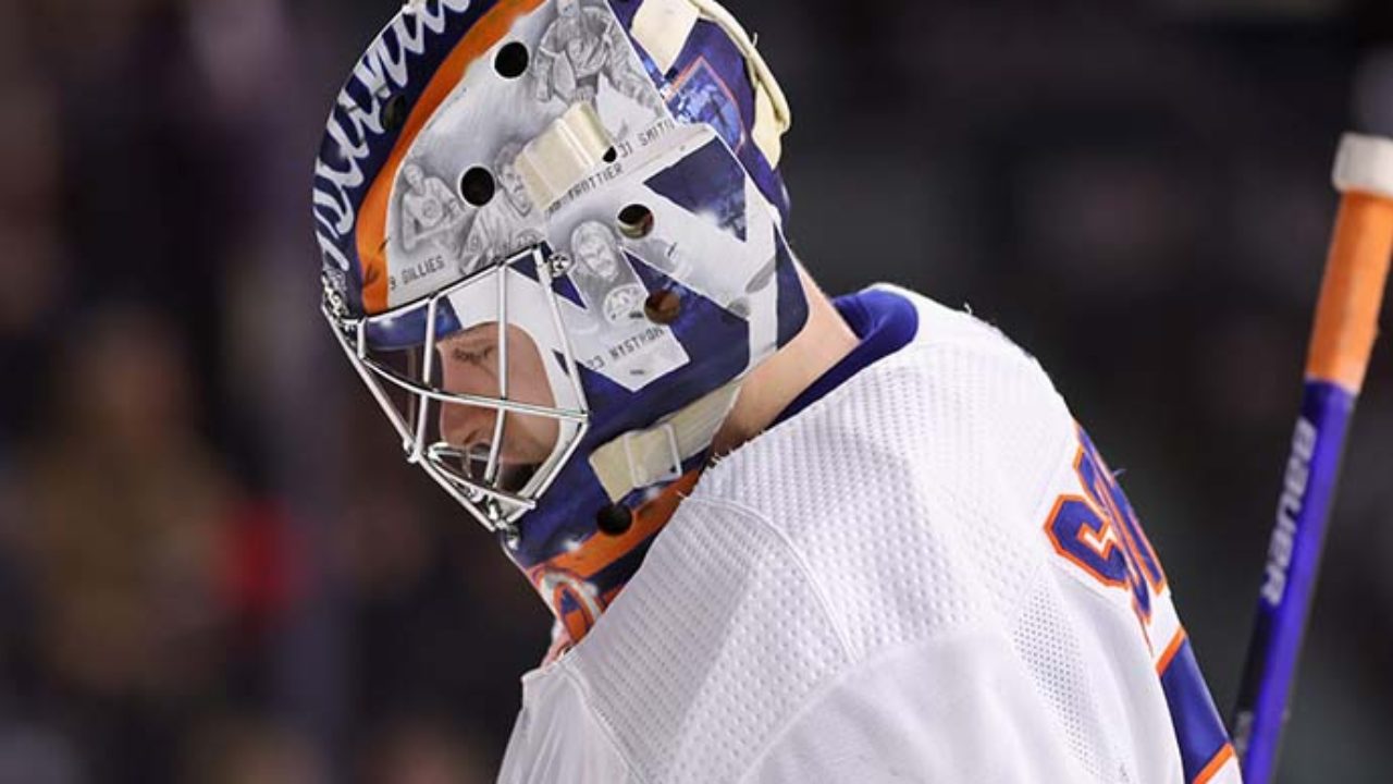 Islanders' Ilya Sorokin Left With Injury In Loss To Lightning - Courses ...