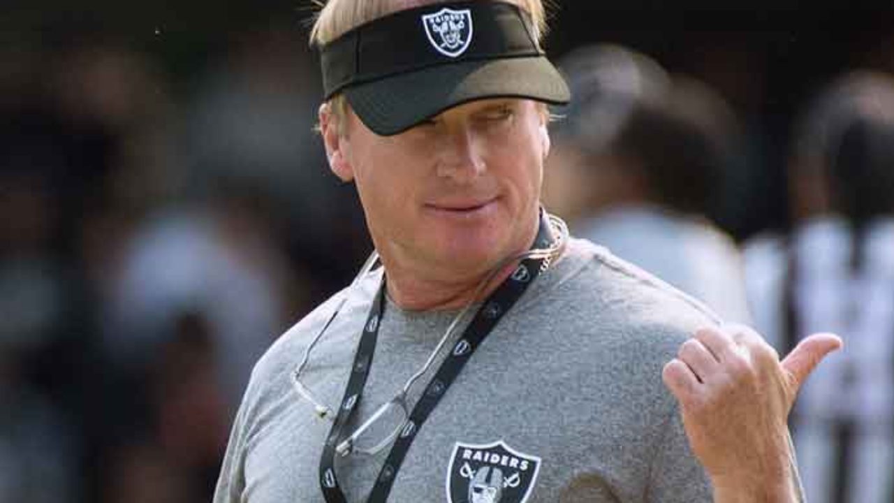 Accidental throwback? Jon Gruden wears an 'Oakland Raiders' hat but changes  at halftime