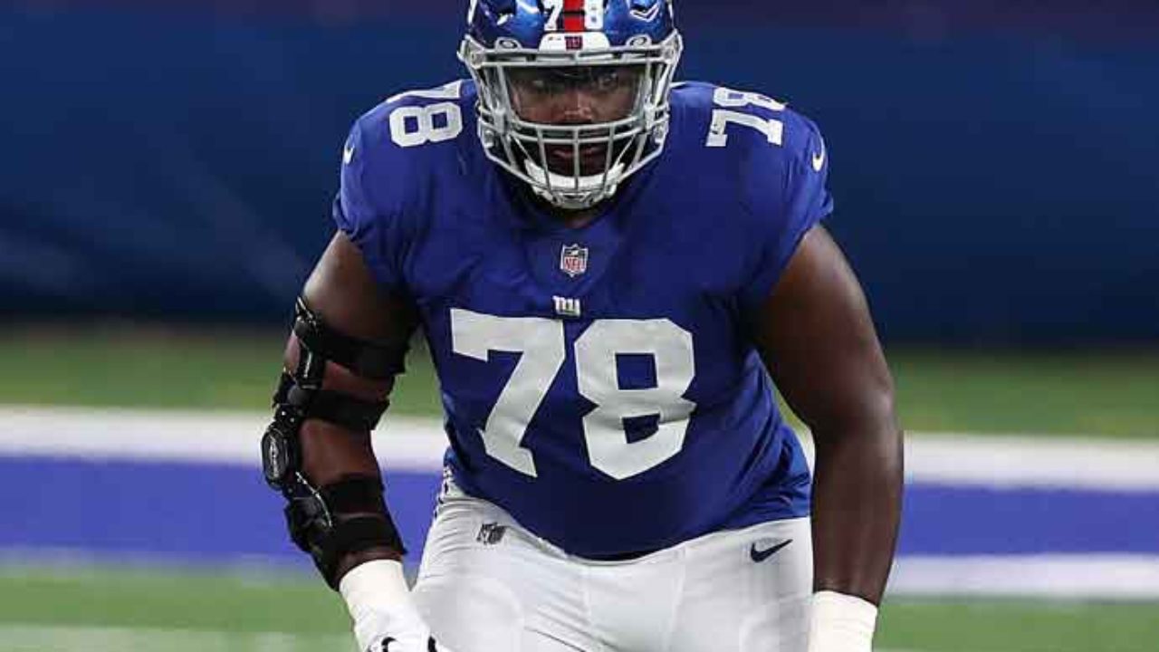 Giants Sign Lineman to Record Breaking Deal