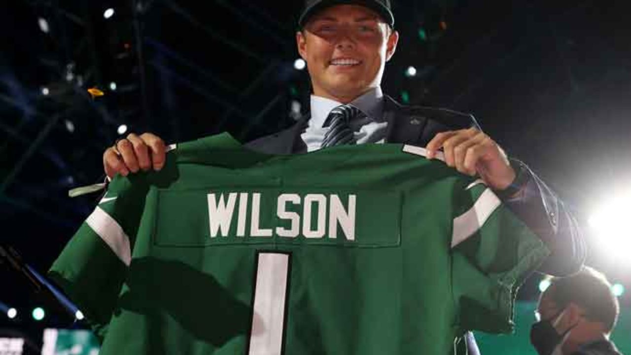 New York Jets QB Zach Wilson out 2-4 weeks after suffering bone